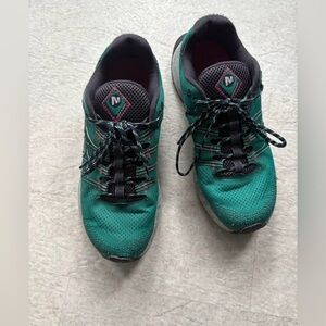 Merrell Women’s Vibram Shoes Size 9